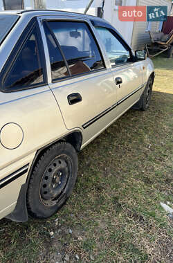 Седан Daewoo Nexia 2008 в 