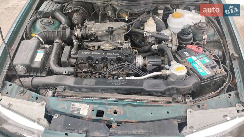 Седан Daewoo Nexia 1997 в Львове