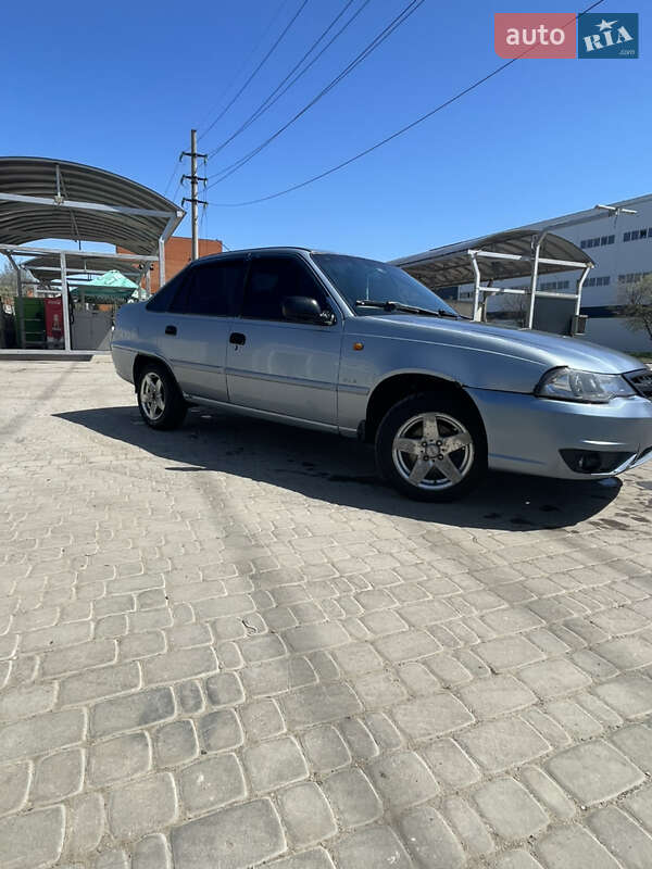 Седан Daewoo Nexia 2011 в Миколаєві