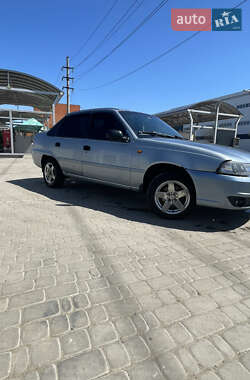Седан Daewoo Nexia 2011 в 