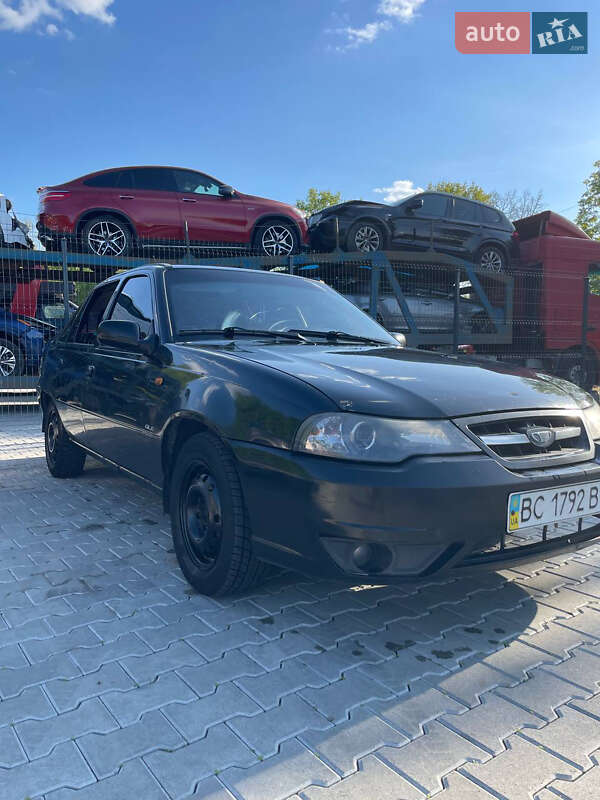 Седан Daewoo Nexia 2008 в 