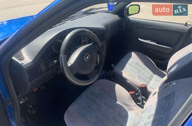 Седан Daewoo Nexia 2011 в 