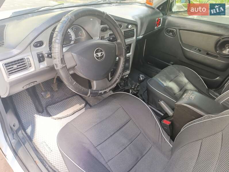 Седан Daewoo Nexia 2008 в Вольнянске