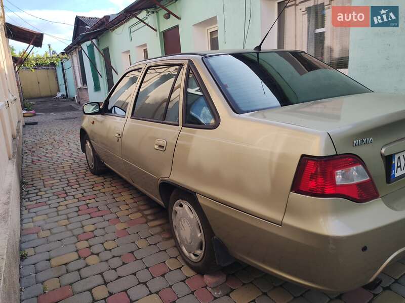 Седан Daewoo Nexia 2008 в Харькове