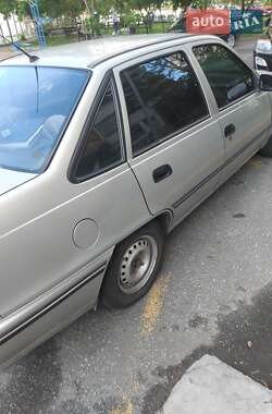 Седан Daewoo Nexia 2006 в 