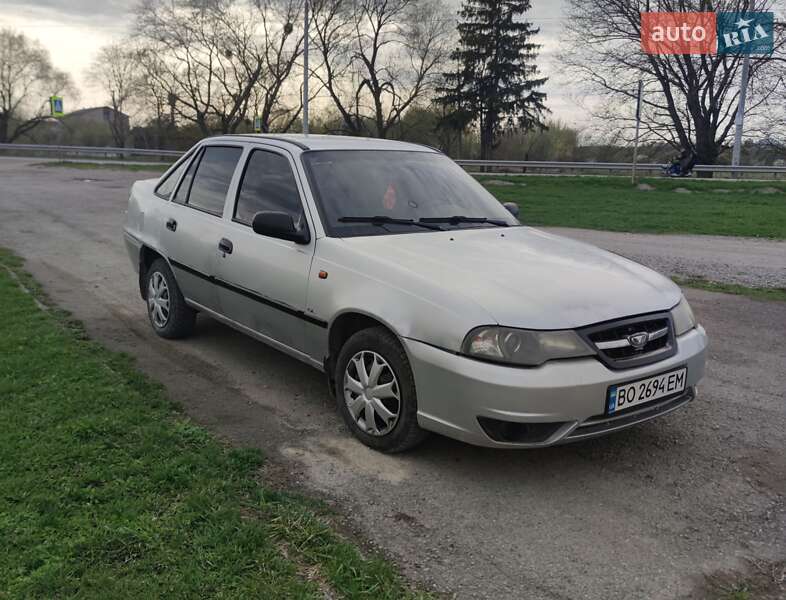 Седан Daewoo Nexia 2012 в 