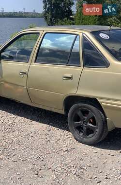Седан Daewoo Nexia 2007 в 