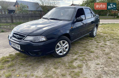 Седан Daewoo Nexia 2008 в Сарнах