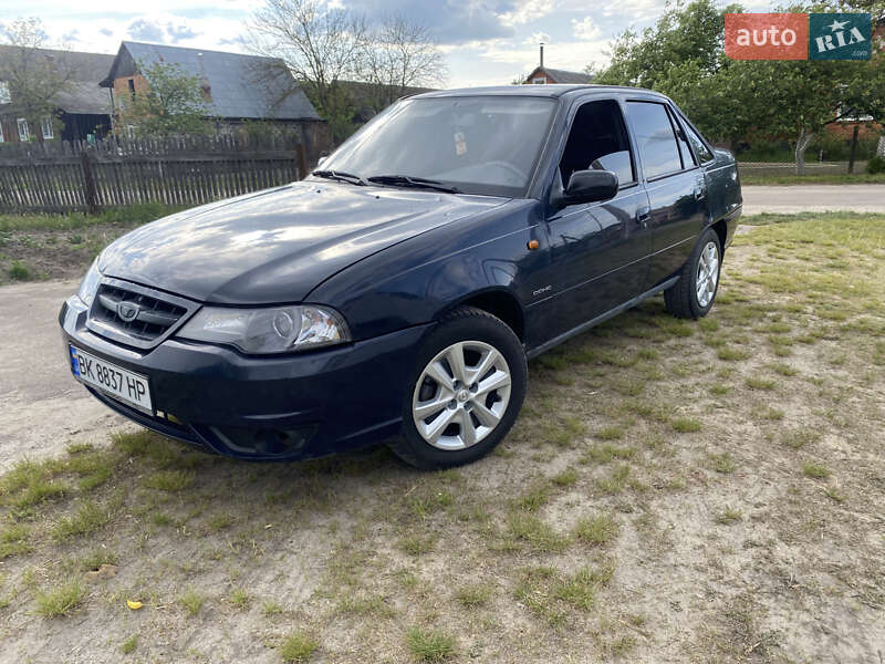Седан Daewoo Nexia 2008 в 