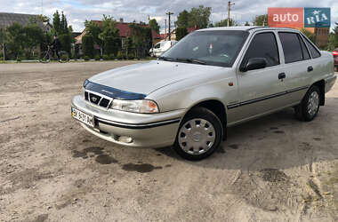 Седан Daewoo Nexia 2008 в Дубні