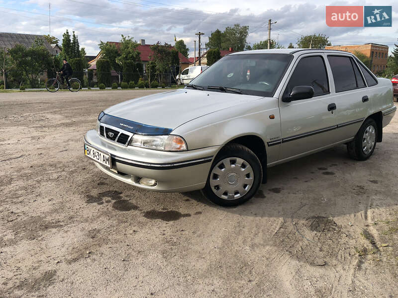 Седан Daewoo Nexia 2008 в 