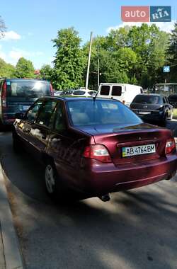 Седан Daewoo Nexia 2011 в 