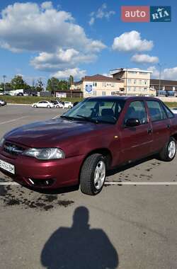 Седан Daewoo Nexia 2011 в 