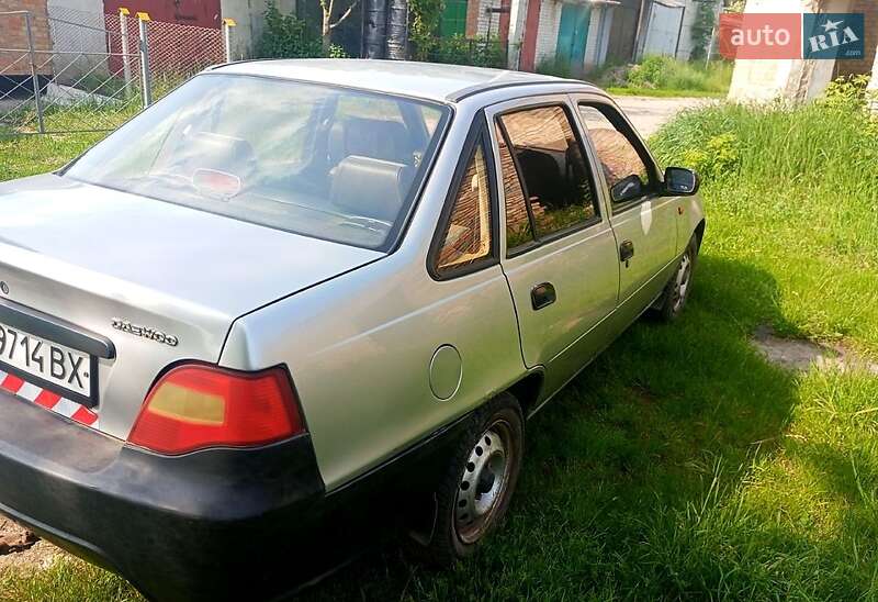 Седан Daewoo Nexia 2009 в 
