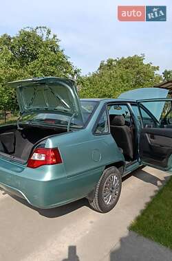 Седан Daewoo Nexia 2008 в 