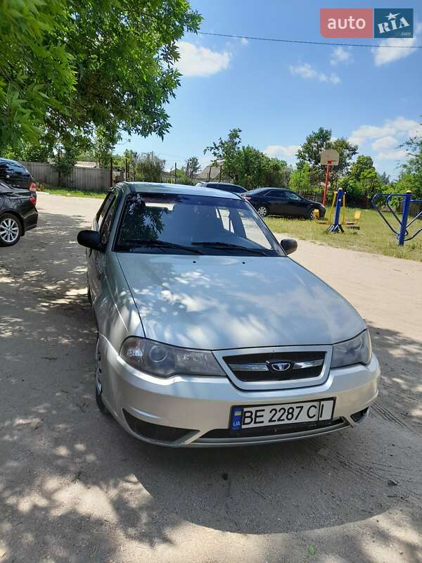 Седан Daewoo Nexia 2008 в Николаеве