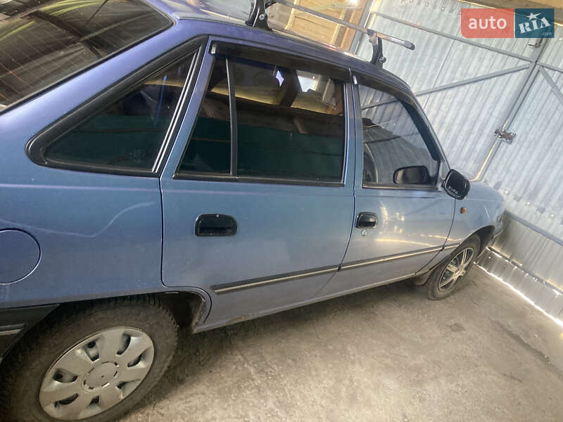 Седан Daewoo Nexia 2006 в Коломые