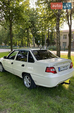 Седан Daewoo Nexia 2009 в 