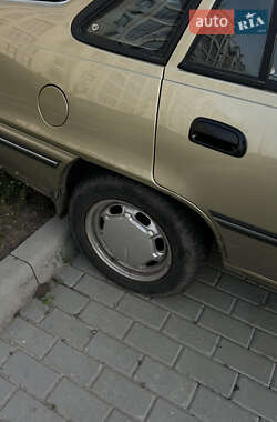 Седан Daewoo Nexia 2008 в 