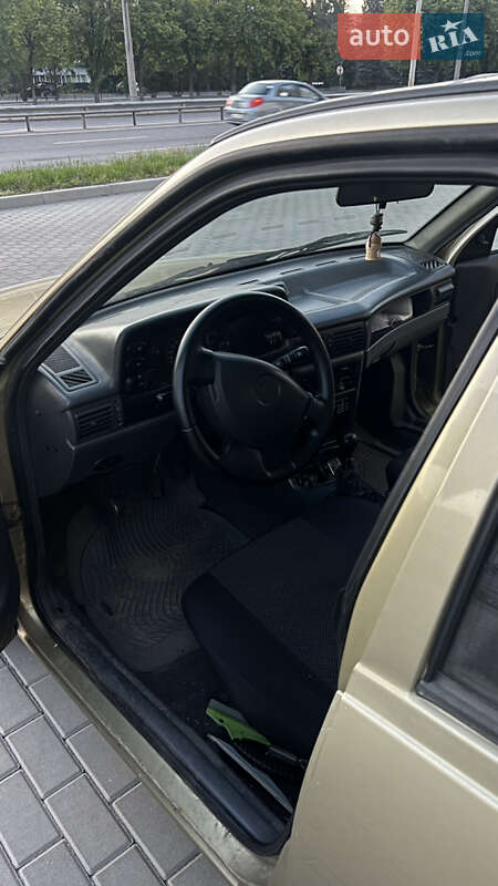 Седан Daewoo Nexia 2008 в Черкассах