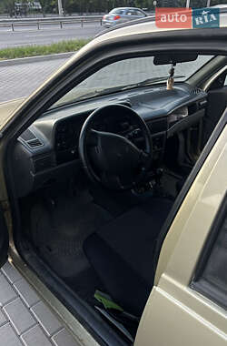 Седан Daewoo Nexia 2008 в 