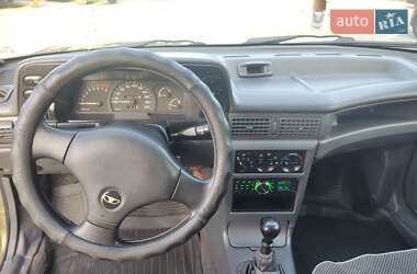 Седан Daewoo Nexia 2006 в 