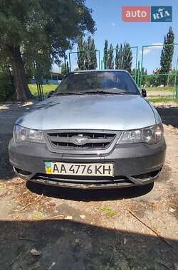 Седан Daewoo Nexia 2010 в Киеве