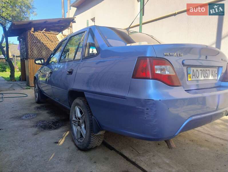 Седан Daewoo Nexia 2009 в Ужгороді