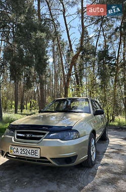 Седан Daewoo Nexia 2011 в 