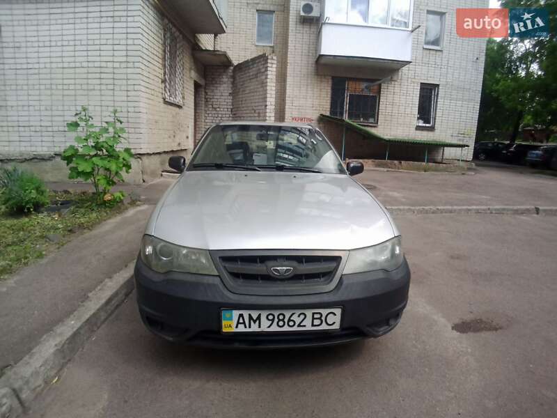 Седан Daewoo Nexia 2011 в Житомире