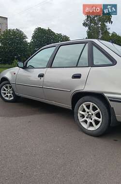 Седан Daewoo Nexia 2006 в 