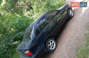 Седан Daewoo Nexia 2008 в Кременце