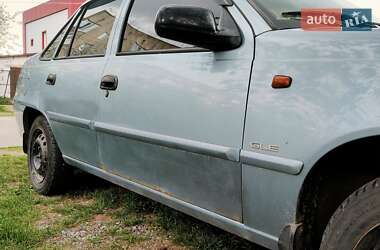 Седан Daewoo Nexia 2011 в 