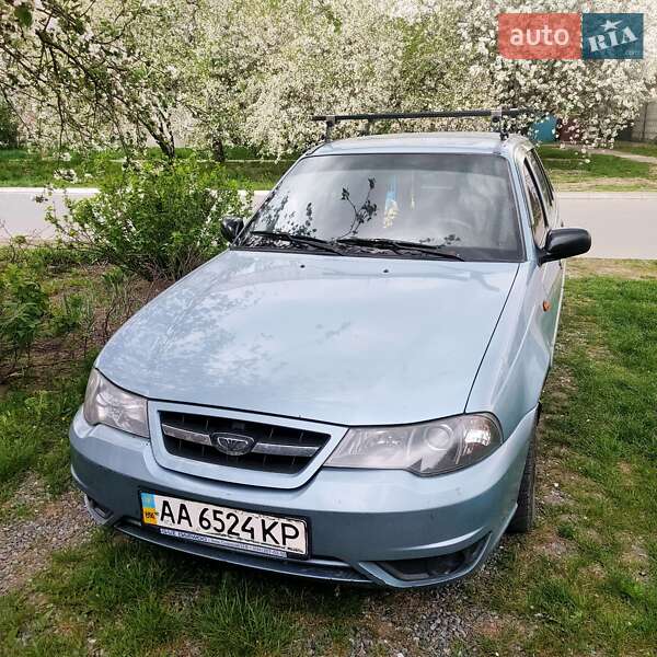 Седан Daewoo Nexia 2011 в 