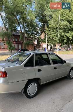 Седан Daewoo Nexia 2008 в 