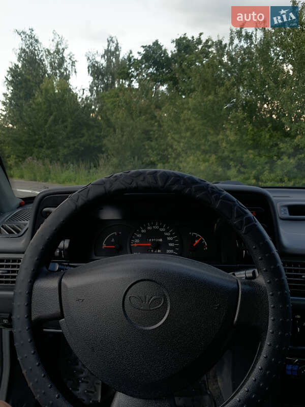 Седан Daewoo Nexia 2008 в Чернигове
