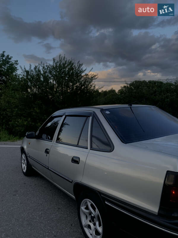 Седан Daewoo Nexia 2008 в Чернигове