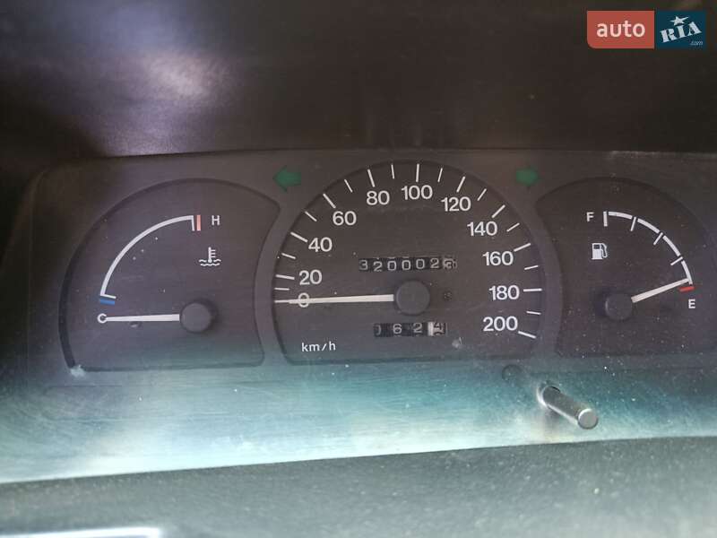 Седан Daewoo Nexia 1998 в Киеве