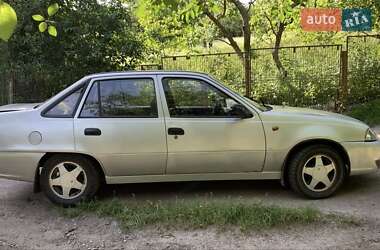 Седан Daewoo Nexia 2009 в 