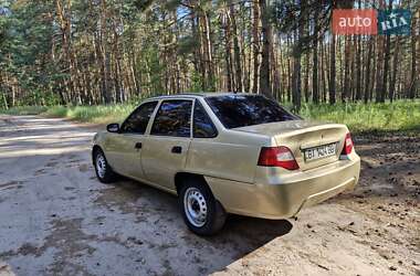 Седан Daewoo Nexia 2008 в 