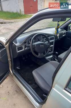 Седан Daewoo Nexia 2014 в 