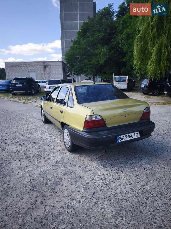 Седан Daewoo Nexia 2007 в Вараше