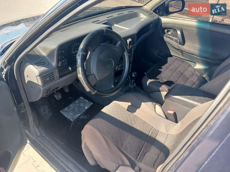 Седан Daewoo Nexia 2008 в Нововолинську