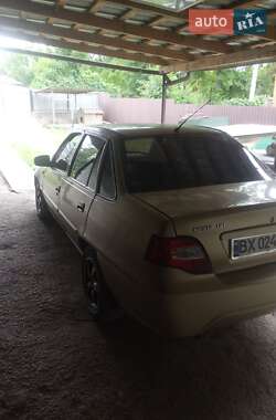 Седан Daewoo Nexia 2011 в 