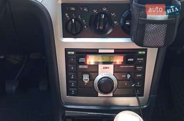 Седан Daewoo Nexia 2012 в 