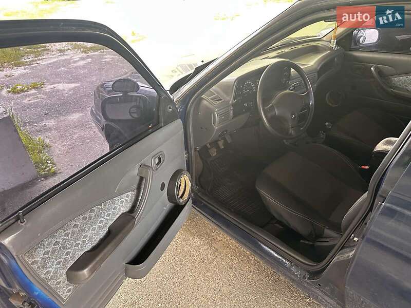 Седан Daewoo Nexia 2006 в Киеве