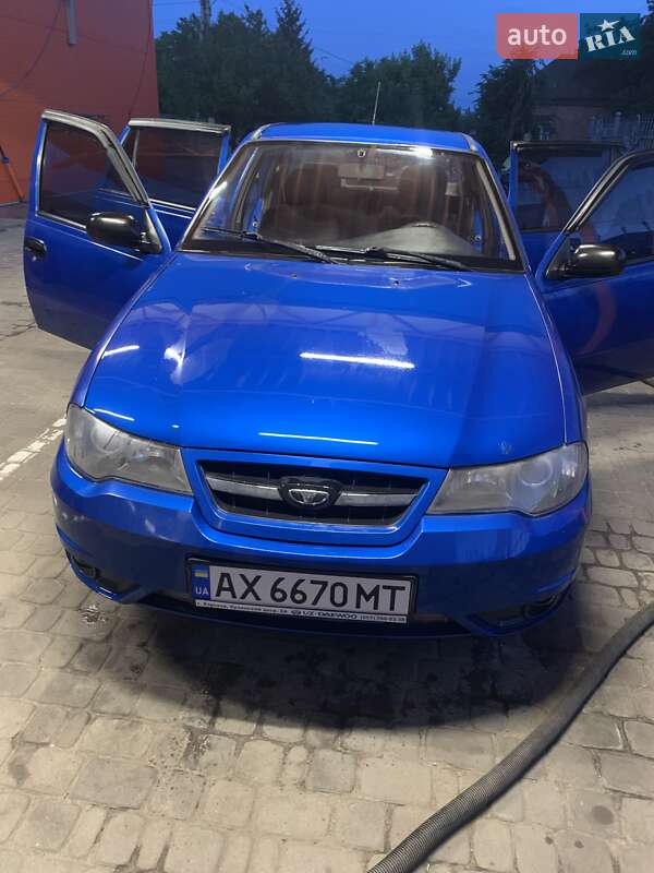 Седан Daewoo Nexia 2010 в 