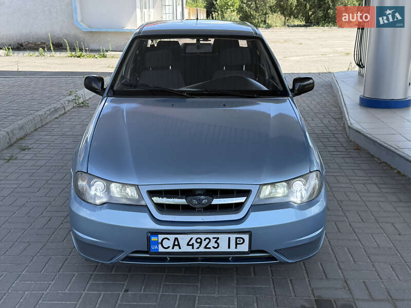 Седан Daewoo Nexia 2011 в Золотоноше