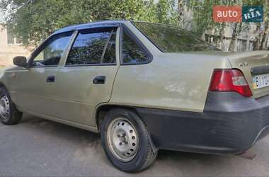 Седан Daewoo Nexia 2011 в 