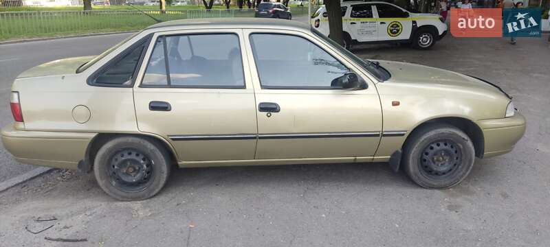 Седан Daewoo Nexia 2008 в Новониколаевке